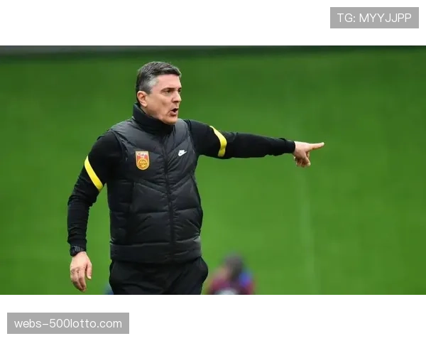 西甲联盟宣布,下赛季将试行“主教练场边沟通区域”扩大新规 西甲联盟宣布,下赛季将试行“主教练场边沟通区域”扩大新规